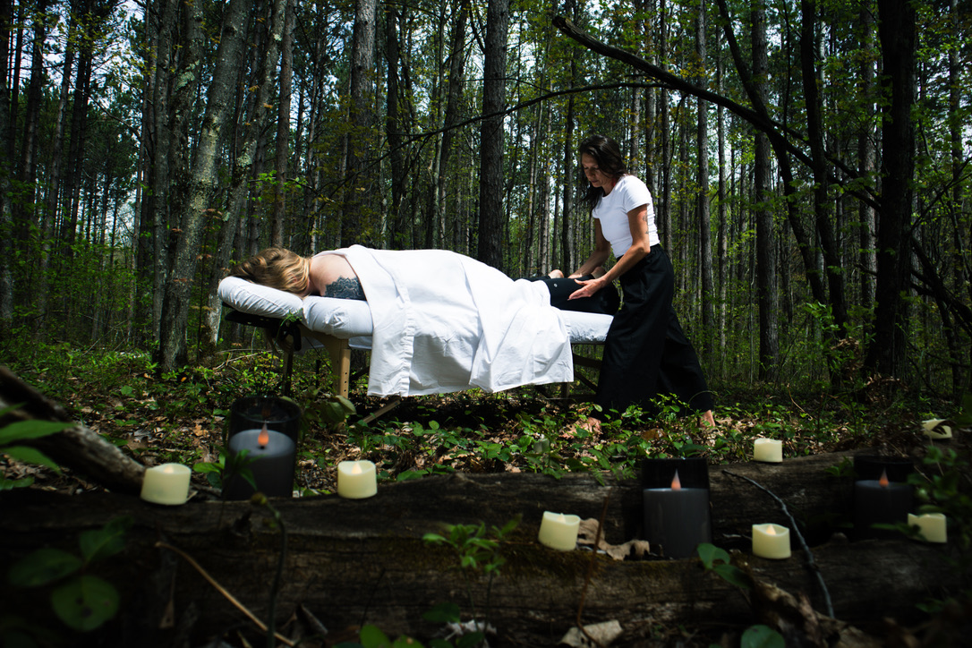 massage in the woods